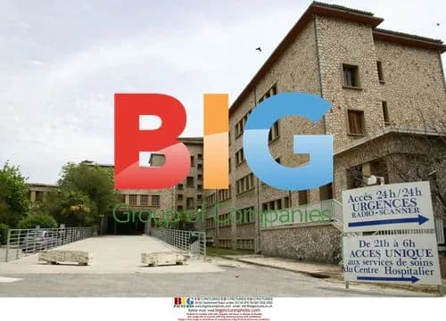 Bodyguard scouts Jean Marcel hospital