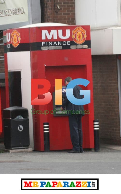 Manchester United CEO Checks Finances
