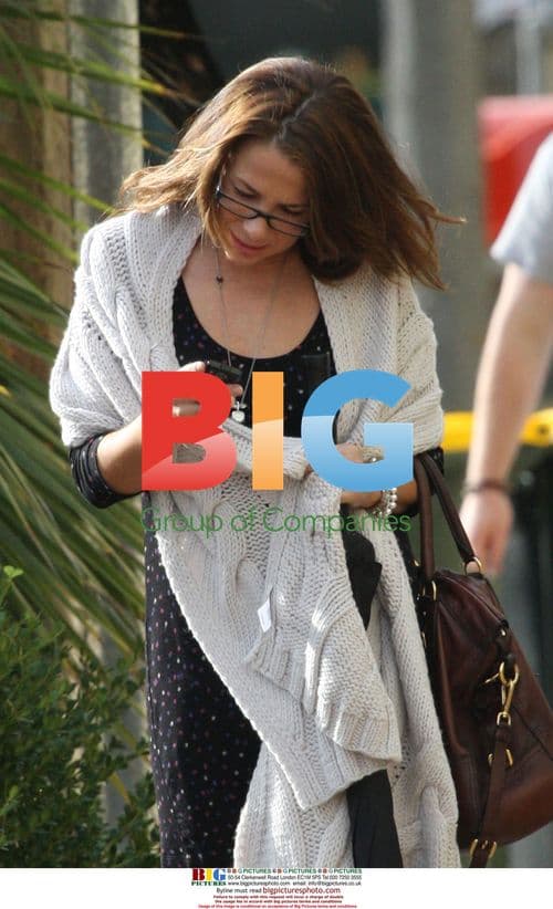 Kate Ritchie spotted with mystery man