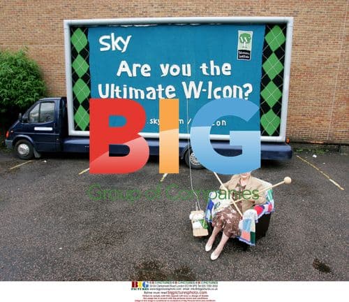 Edith Tunock completes first knitted billboard