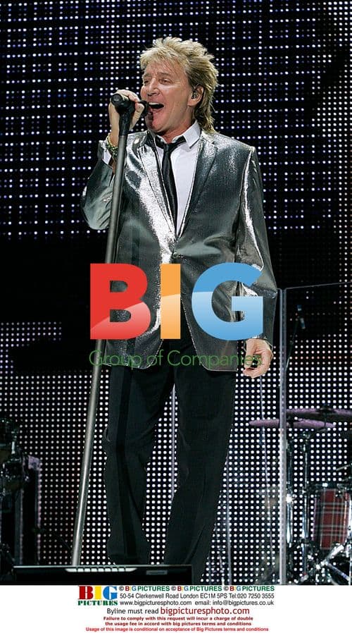 Rod Stewart Performs in Spain