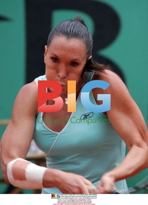 Jelena Jankovic wins quarter final at French Open