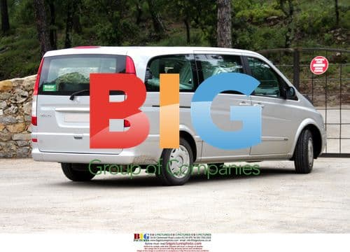 Angelina Jolie and Brad Pitt's garden furnishings