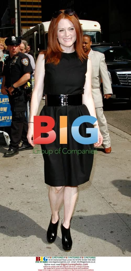 Julianne Moore arrives for "The Late Show"