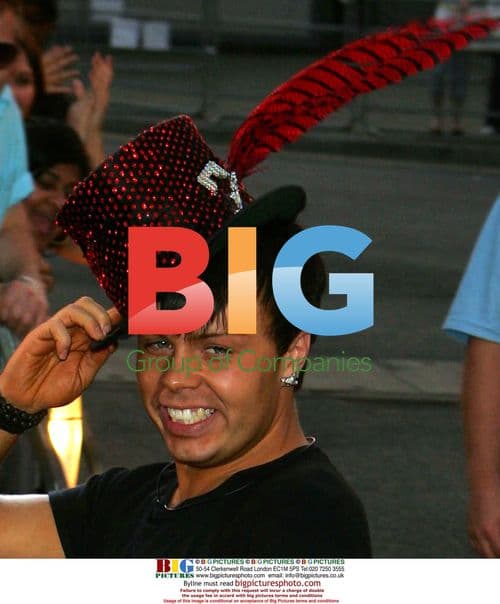 BB Contestant Dennis Enters Big Brother House