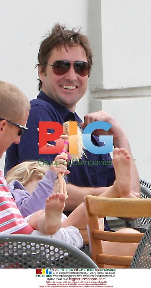 Luke Wilson chats with police in Santa Monica