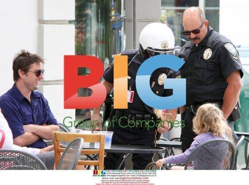 Luke Wilson Chats with Police in Santa Monica