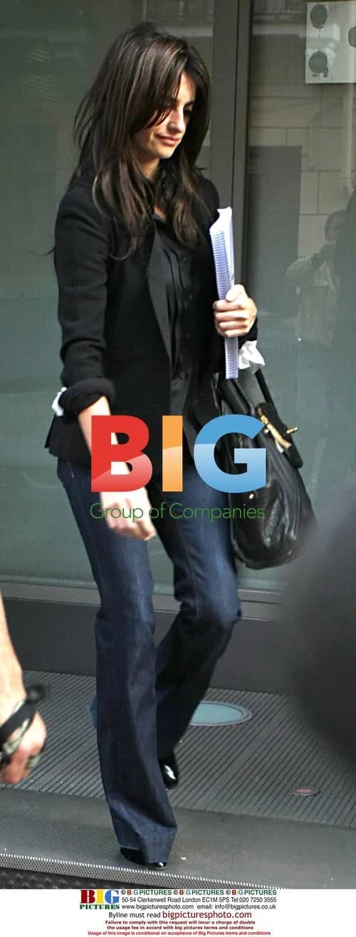 Penelope Cruz Shopping in Madrid