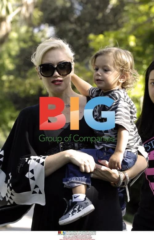Gwen Stefani with son Kingston at LA park