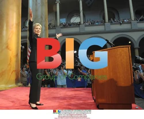 Hillary Clinton suspends presidential campaign
