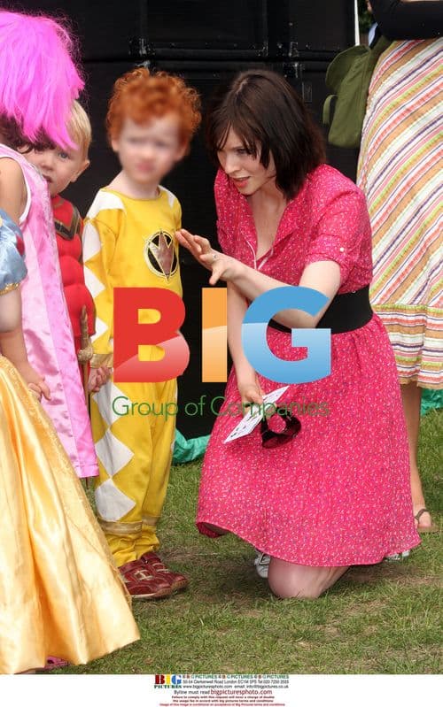 Sophie Ellis Bextor Opens Festival