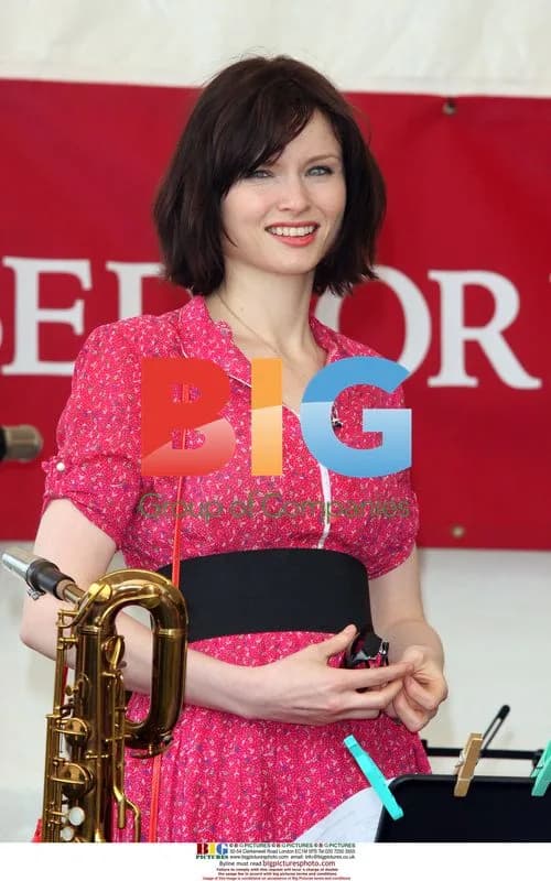 Sophie Ellis Bextor opens Bedford Park Festival