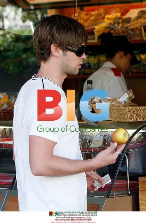 Chace Crawford spends busy day shopping and relaxing in London