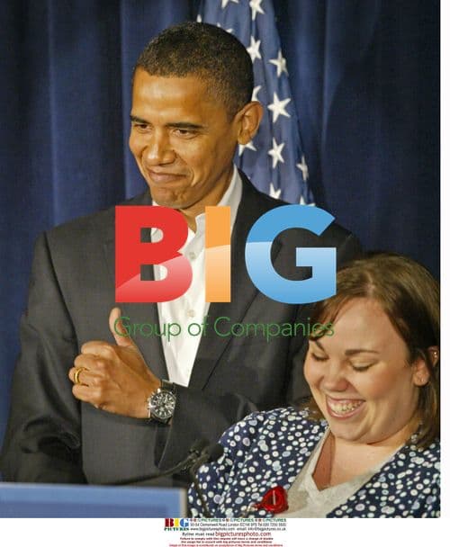 Barack Obama gives thumbs up at press conference