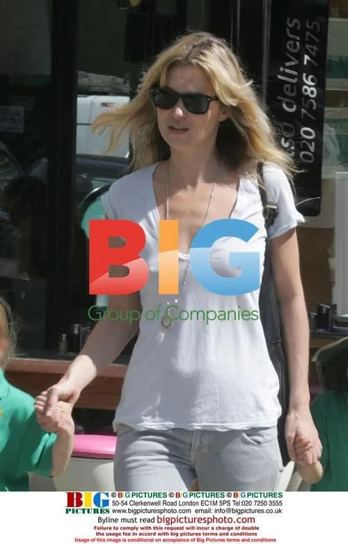 Kate Moss shops in London