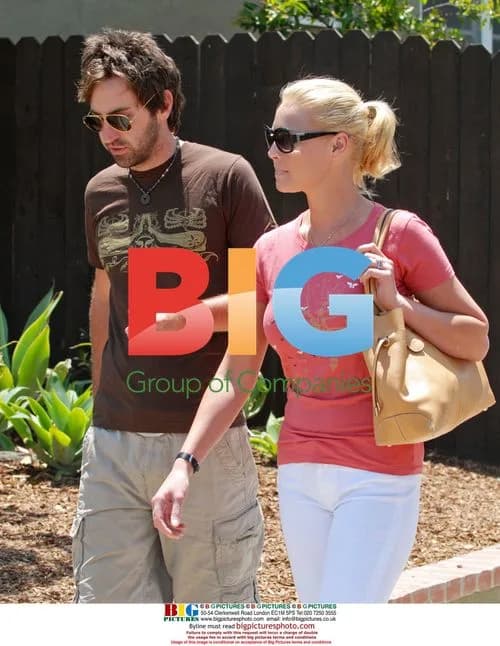 Katherine Heigl and Josh Kelley dine at Mustard Seed Cafe