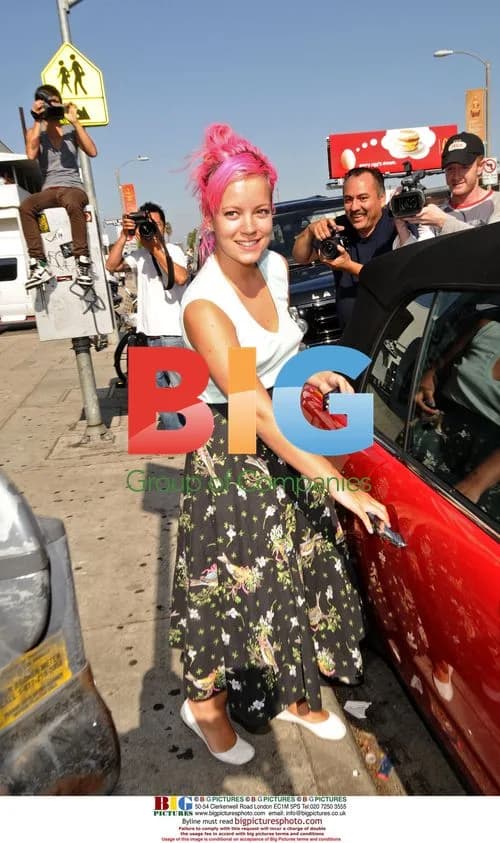 Lily Allen goes shoe shopping in LA