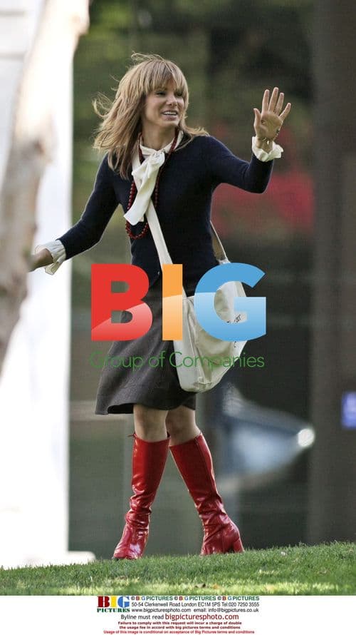 Sandra Bullock and Director Take Bow on 'All About Steve' Set