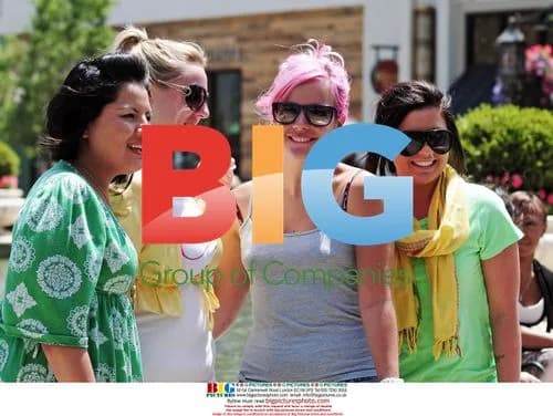 Lily Allen goes shopping in Glendale, CA