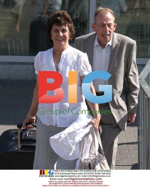Coleen Rooney's Family and Friends Return to UK