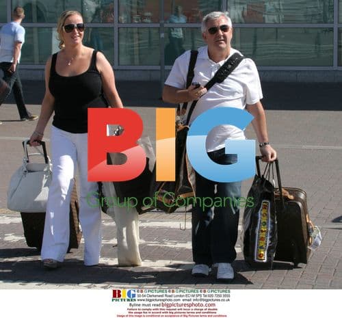 Rooney wedding guests arrive in UK