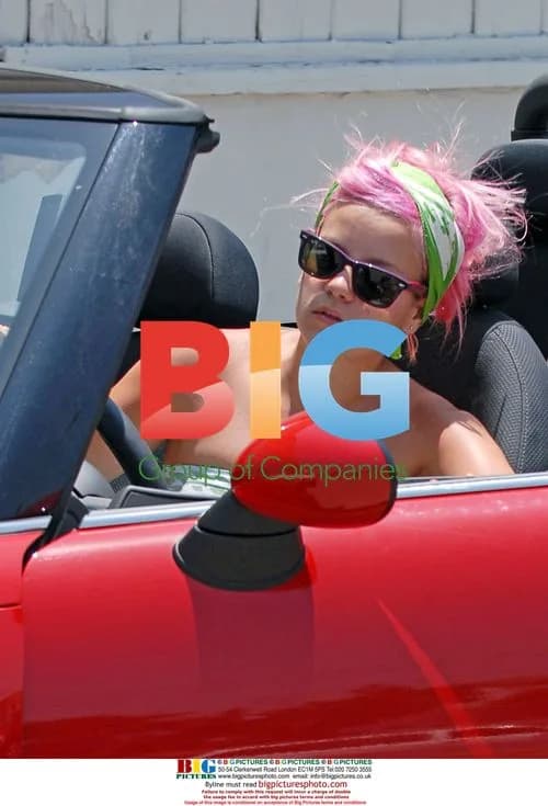 Lily Allen Drives Convertible Mini Cooper
