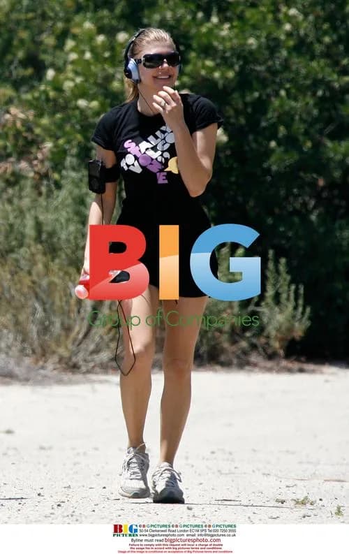 Fergie jogging with friends in Santa Monica