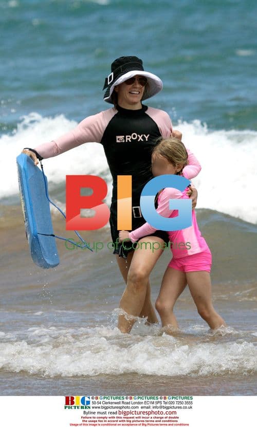 Felicity Huffman relaxes on a Maui beach