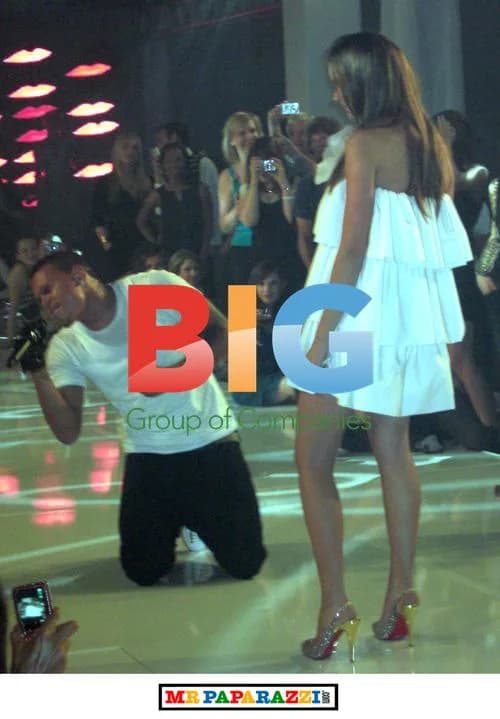 Chris Brown sings at Kira Plastinina launch