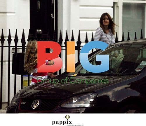 Oasis' Noel Gallagher and family shopping in London