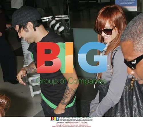 Ashlee Simpson and Pete Wentz Depart LAX