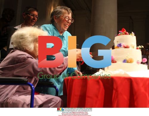 Phyllis Lyon and Del Martin's Gay Wedding in SF