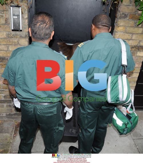 Amy Winehouse Meets Excited Fan
