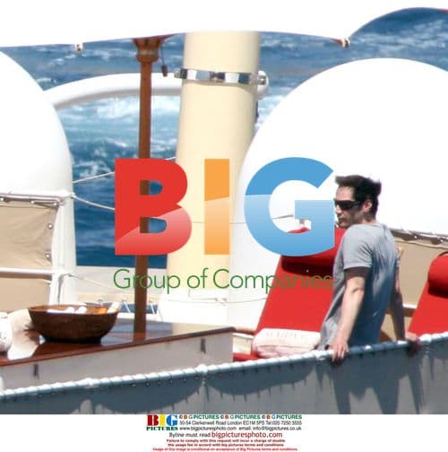 Keanu Reeves enjoys boat trip in French Riviera