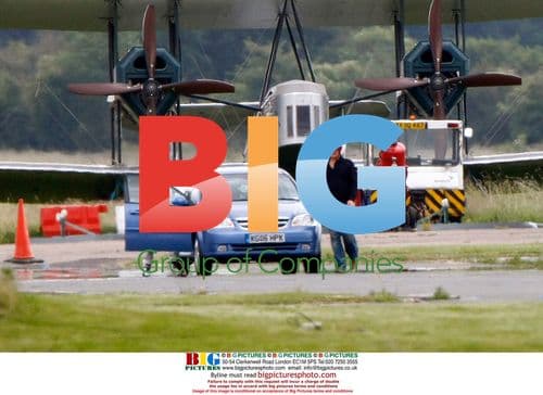 Justin Lee Thomas and Alan Carr on Top Gear Track