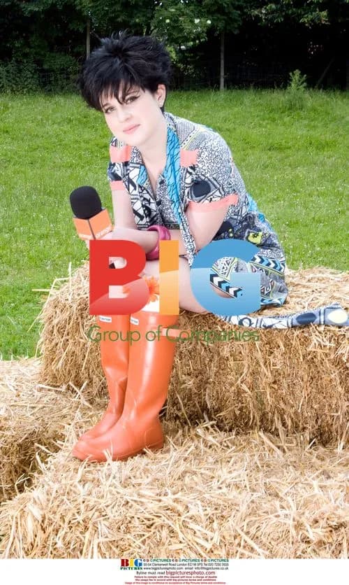 Kelly Osbourne Promoting Glastonbury Video Diaries