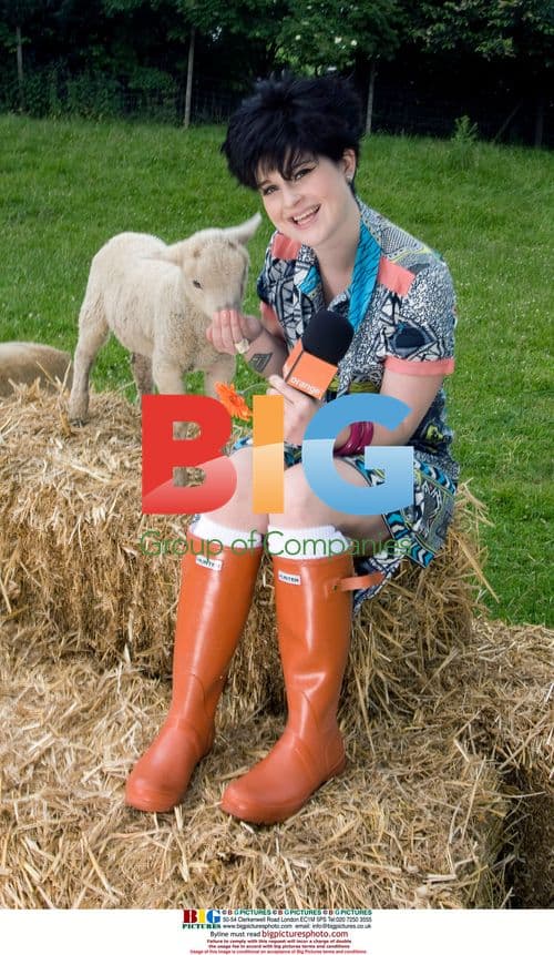 Kelly Osbourne Promoting Glastonbury Video Diaries