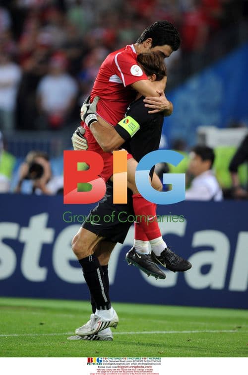 Arda Turan Celebrates with Recber Rustu