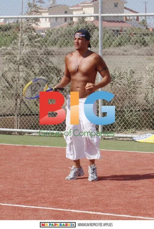 Peter Andre works out on Cyprus trip