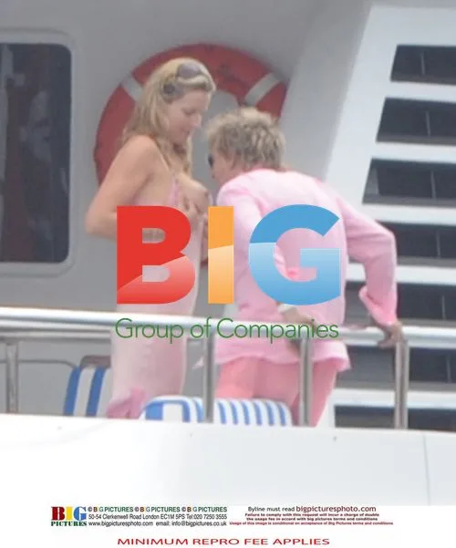 Rod Stewart and Penny Lancaster in Capri