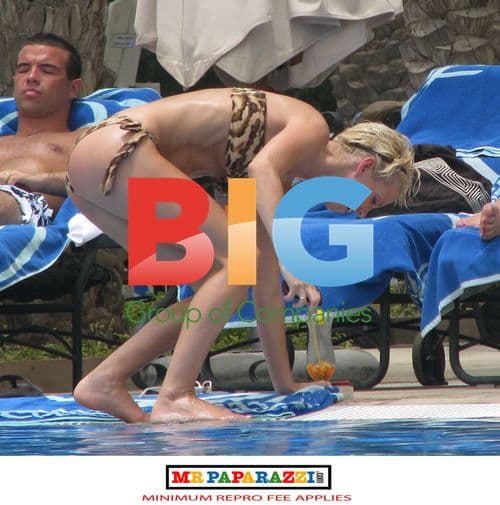 Sarah Harding Checks Phone After Breakup