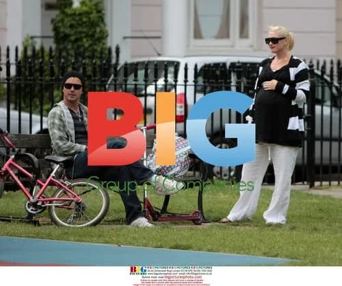 Gwen Stefani and Family Enjoy Stroll in London