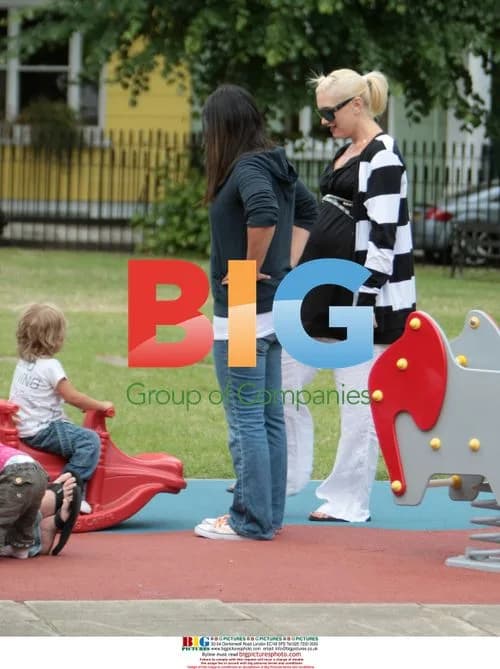 Gwen Stefani and family stroll in London