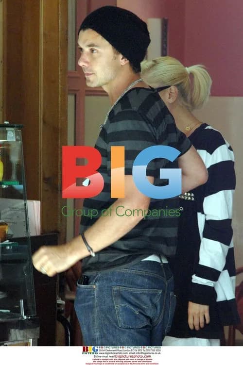 Gwen Stefani and family stroll in London