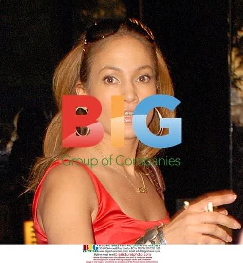 Jennifer Lopez Shopping in Madrid