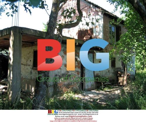 Journalist accused of murders dies in custody