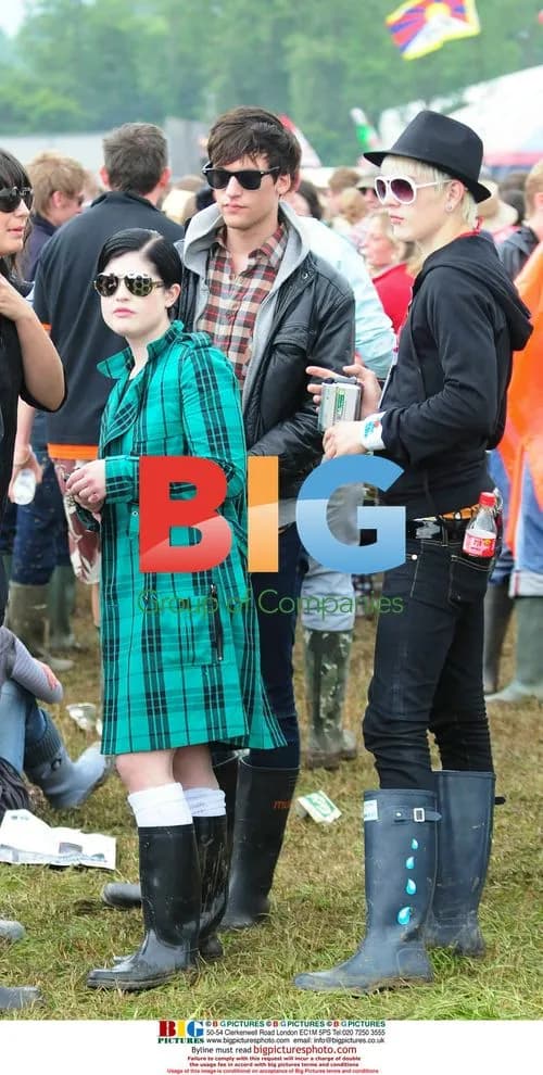 Celebrities brave mud at Glastonbury Festival
