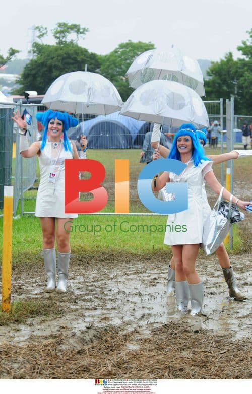 Celebrities at Glastonbury Festival in 2008