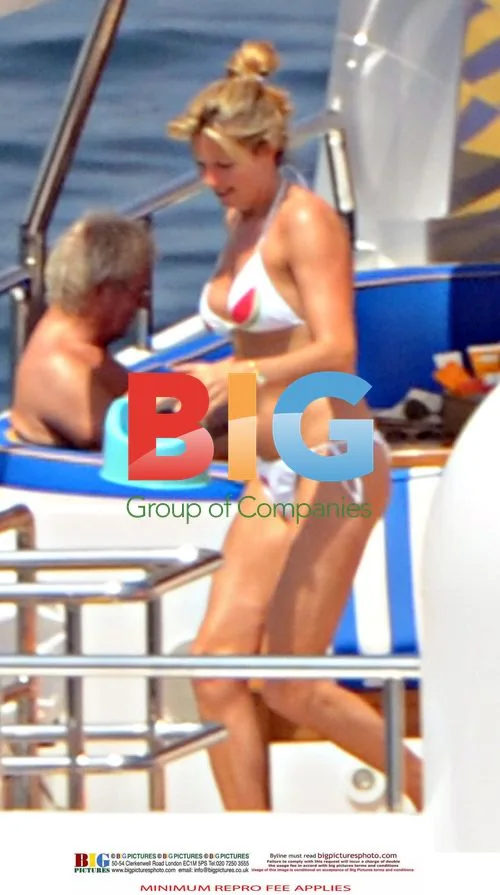 Rod Stewart and Penny Lancaster in Positano