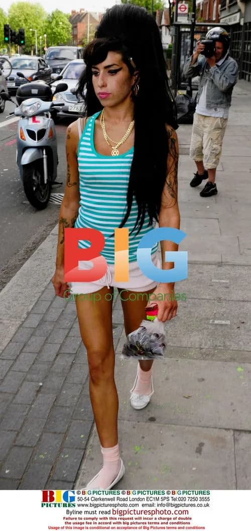 Amy Winehouse Buying Cherries in London